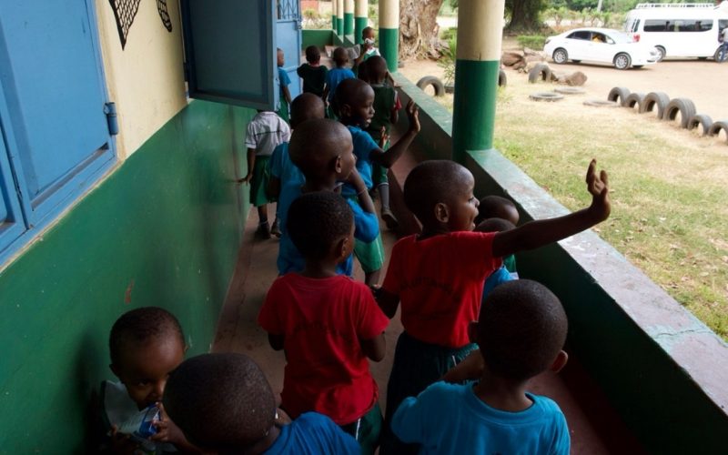 copertina articolo Successo e speranza: i sussidi scolastici cambiano il futuro dei giovani in Kenya